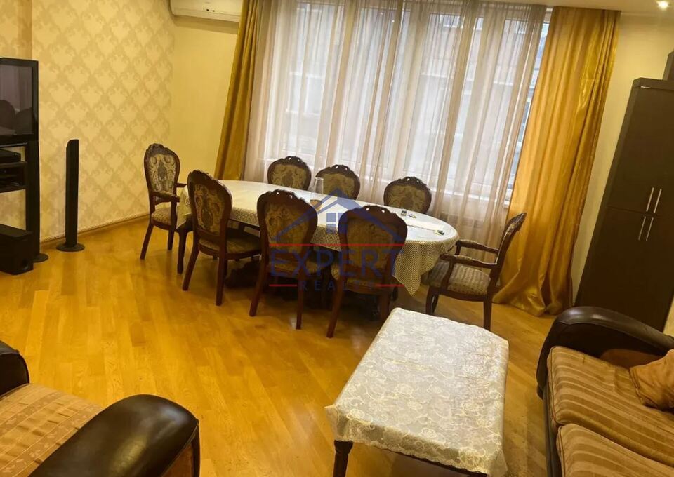 ԿԵՆՏՐՈՆ, ՊՈՒՇԿԻՆ ՓՈՂՈՑ, 3 ՍԵՆՅԱԿ