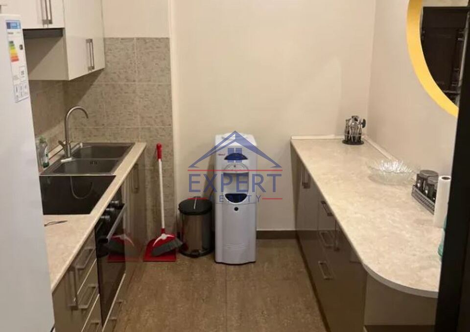 ԿԵՆՏՐՈՆ, ՊՈՒՇԿԻՆ ՓՈՂՈՑ, 3 ՍԵՆՅԱԿ