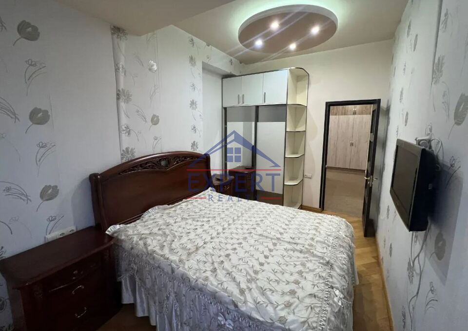 ԿԵՆՏՐՈՆ, ՊՈՒՇԿԻՆ ՓՈՂՈՑ, 3 ՍԵՆՅԱԿ