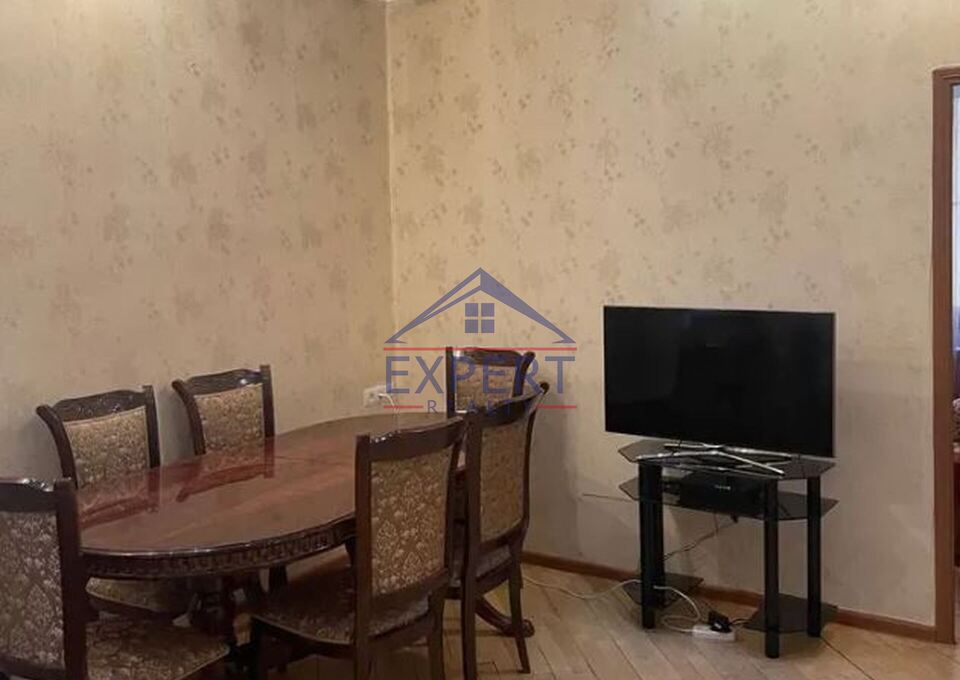 ԿԵՆՏՐՈՆ, ԽՈՐԵՆԱՑԻ ՓՈՂՈՑ, 3 ՍԵՆՅԱԿ