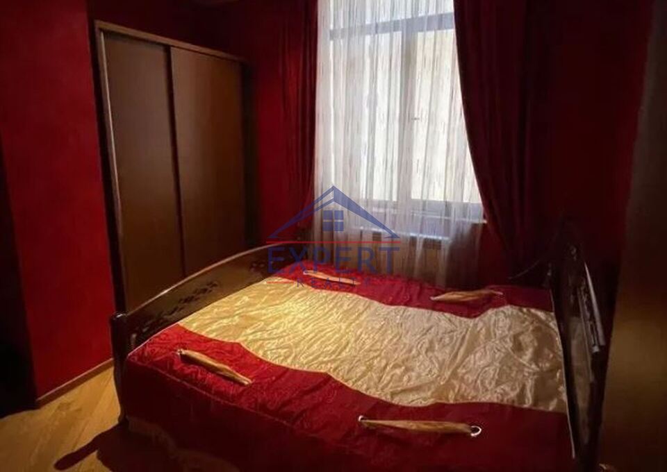 ԿԵՆՏՐՈՆ, ԽՈՐԵՆԱՑԻ ՓՈՂՈՑ, 3 ՍԵՆՅԱԿ