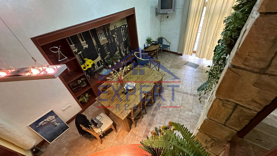 ԿԵՆՏՐՈՆ, ՍԱՅԱԹ ՆՈՎԱ ՊՈՂՈՏԱ, 2 ՍԵՆՅԱԿ