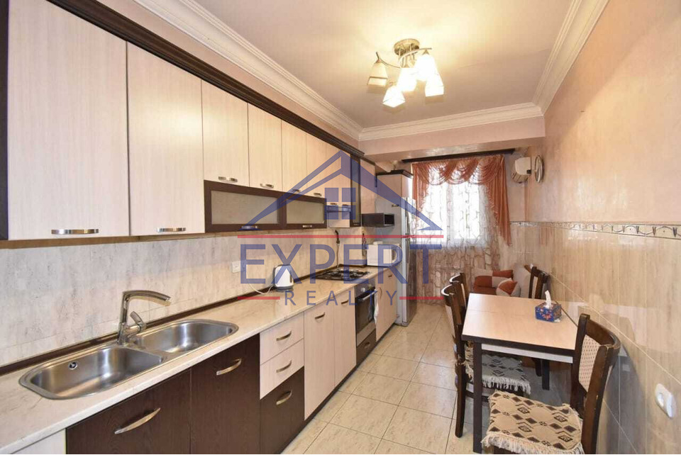 ԿԵՆՏՐՈՆ, ՄԱՇՏՈՑԻ ՊՈՂՈՏԱ, 2 ՍԵՆՅԱԿ