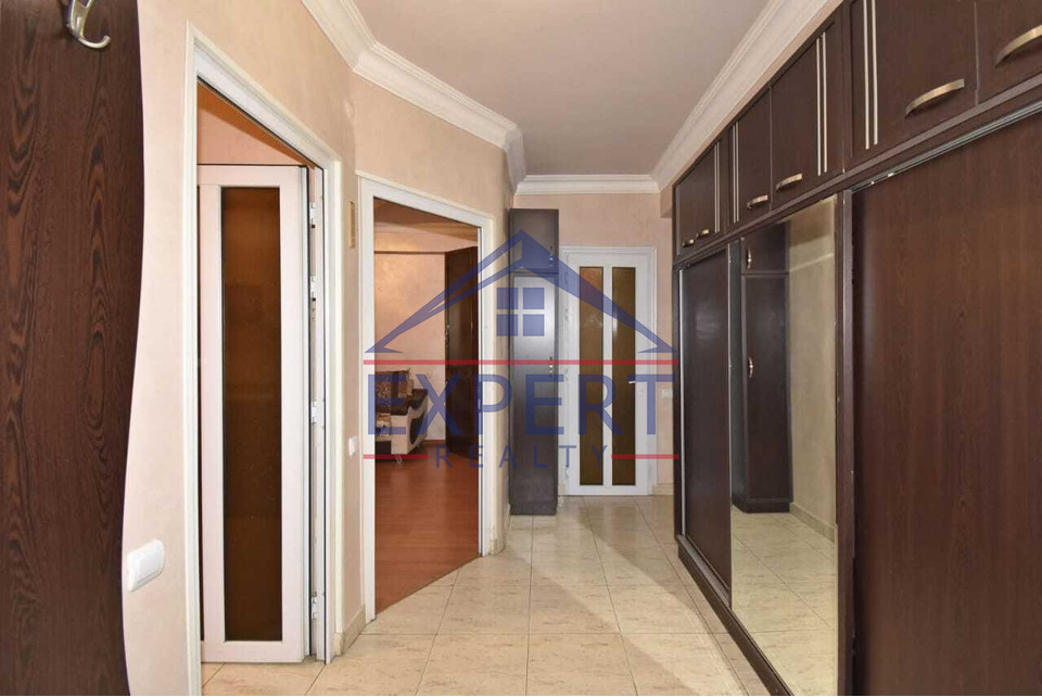 ԿԵՆՏՐՈՆ, ՄԱՇՏՈՑԻ ՊՈՂՈՏԱ, 2 ՍԵՆՅԱԿ