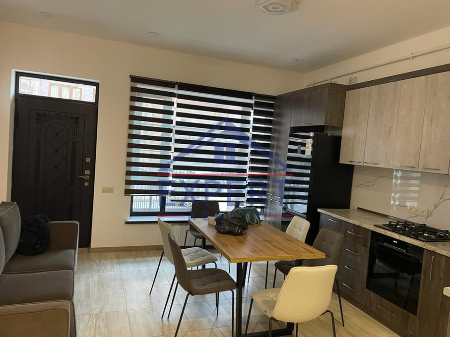 ԱՐԱԲԿԻՐ, ԿՈՄԻՏԱՍԻ ՊՈՂՈՏԱ, 3 ՀԱՐԿ