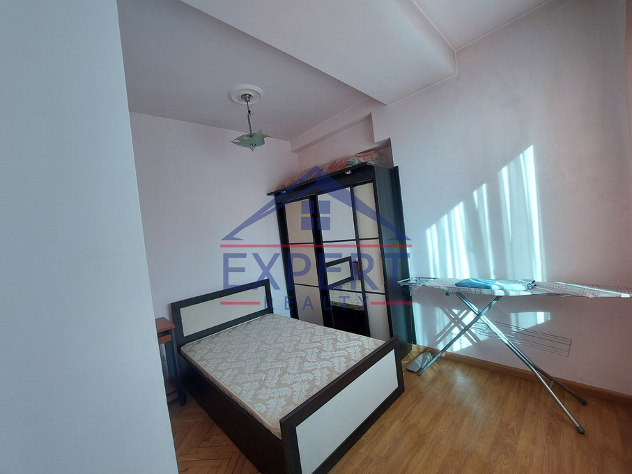 ԿԵՆՏՐՈՆ, ԴԵՄԻՐՃՅԱՆ ՓՈՂՈՑ, 3 ՍԵՆՅԱԿ