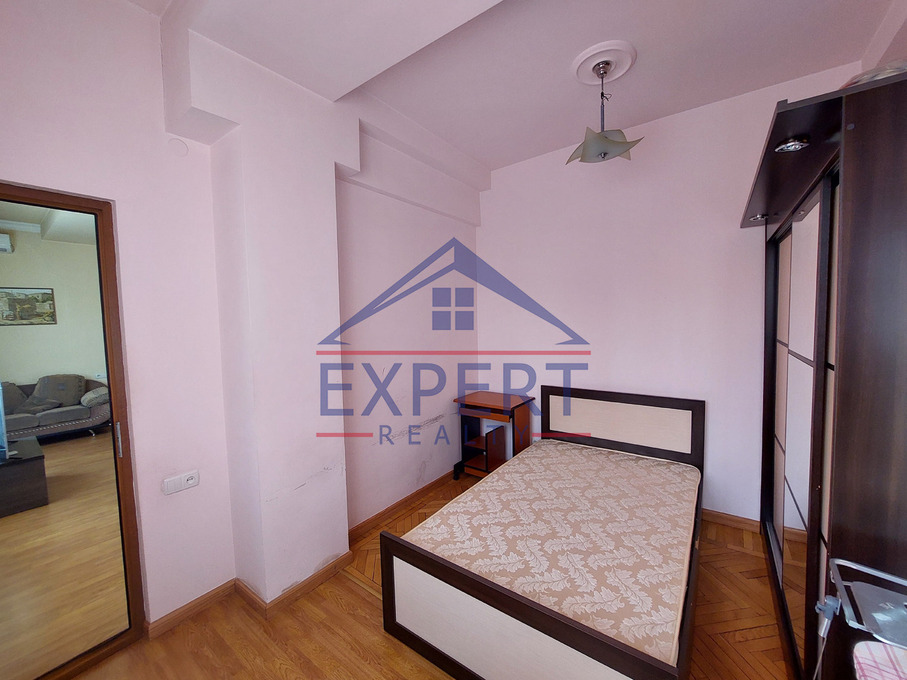 ԿԵՆՏՐՈՆ, ԴԵՄԻՐՃՅԱՆ ՓՈՂՈՑ, 3 ՍԵՆՅԱԿ