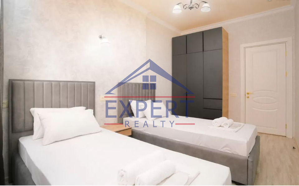 ԿԵՆՏՐՈՆ, ԱՄԻՐՅԱՆ ՓՈՂՈՑ, 3 ՍԵՆՅԱԿ