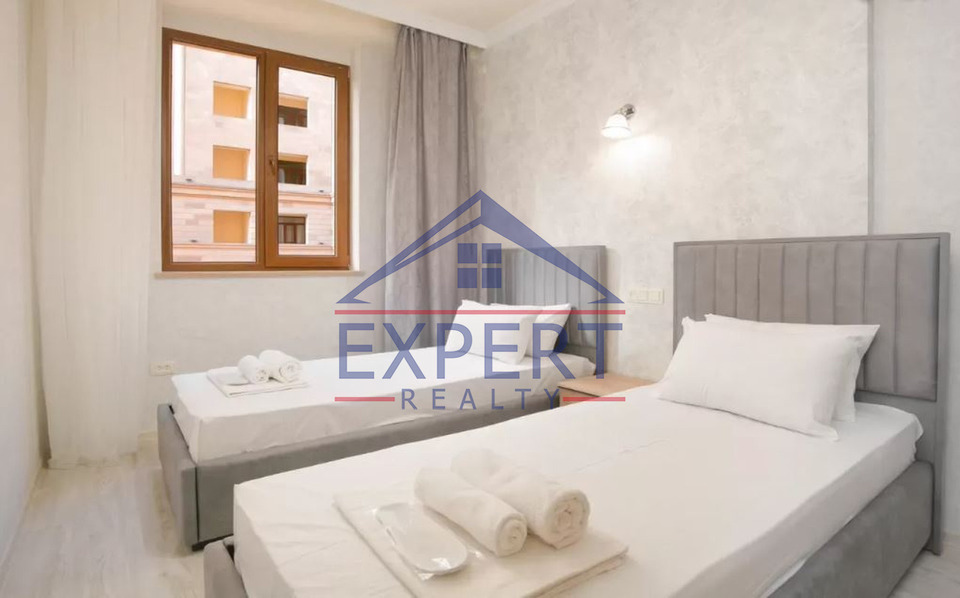 ԿԵՆՏՐՈՆ, ԱՄԻՐՅԱՆ ՓՈՂՈՑ, 3 ՍԵՆՅԱԿ