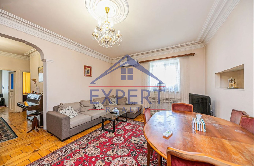 ԿԵՆՏՐՈՆ, ԲՐՅՈՒՍՈՎԻ ՓՈՂՈՑ, 4 ՍԵՆՅԱԿ