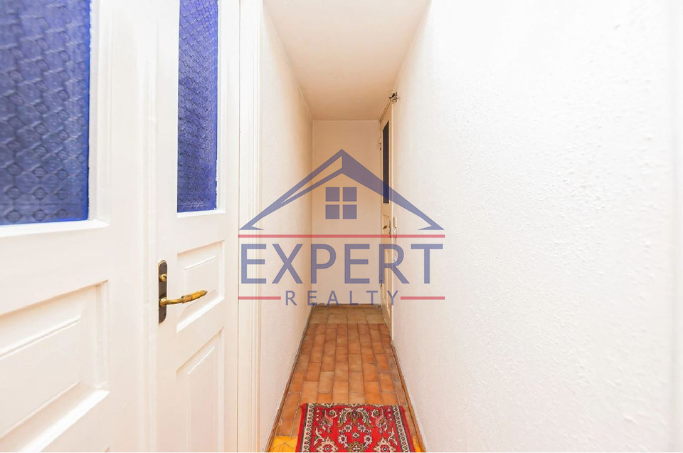 ԿԵՆՏՐՈՆ, ԲՐՅՈՒՍՈՎԻ ՓՈՂՈՑ, 4 ՍԵՆՅԱԿ