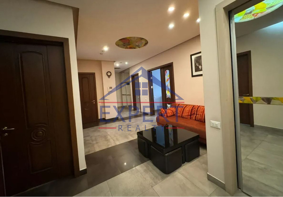 ԿԵՆՏՐՈՆ, ԴԵՐԵՆԻԿ ԴԵՄԻՐՃՅԱՆ, 4 ՍԵՆՅԱԿ