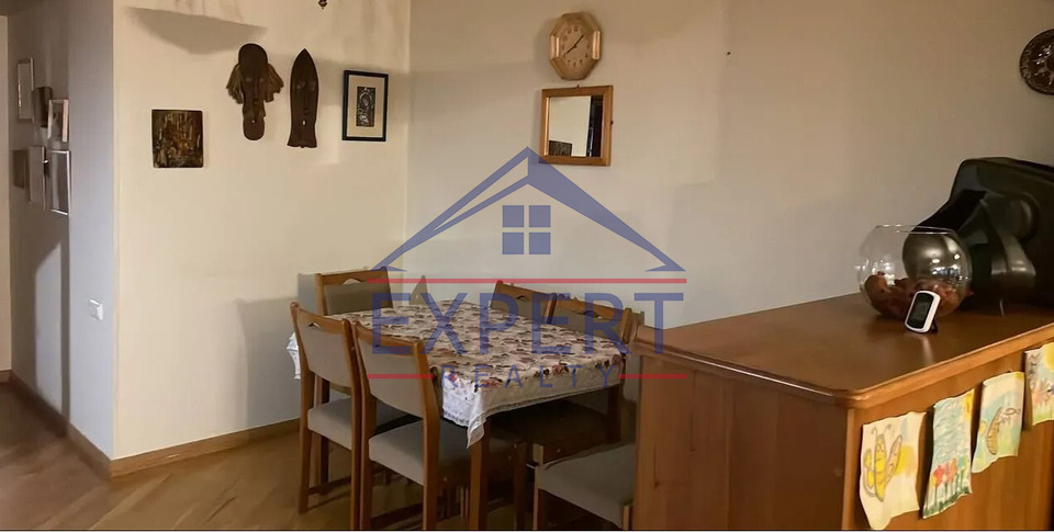 ԱՐԱԲԿԻՐ, ԿՈՄԻՏԱՍ, 3 ՍԵՆՅԱԿ