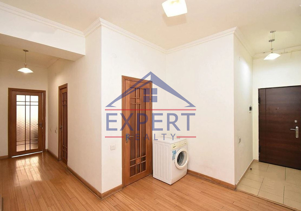 ԿԵՆՏՐՈՆ, ԱՐԳԻՇՏԻ ՓՈՂՈՑ, 3 ՍԵՆՅԱԿ