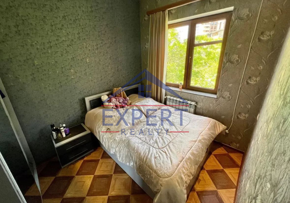 ԿԵՆՏՐՈՆ, ՄԱՇՏՈՑԻ ՊՈՂՈՏԱ, 3 ՍԵՆՅԱԿ