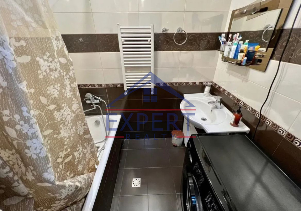 ԿԵՆՏՐՈՆ, ՄԱՇՏՈՑԻ ՊՈՂՈՏԱ, 3 ՍԵՆՅԱԿ