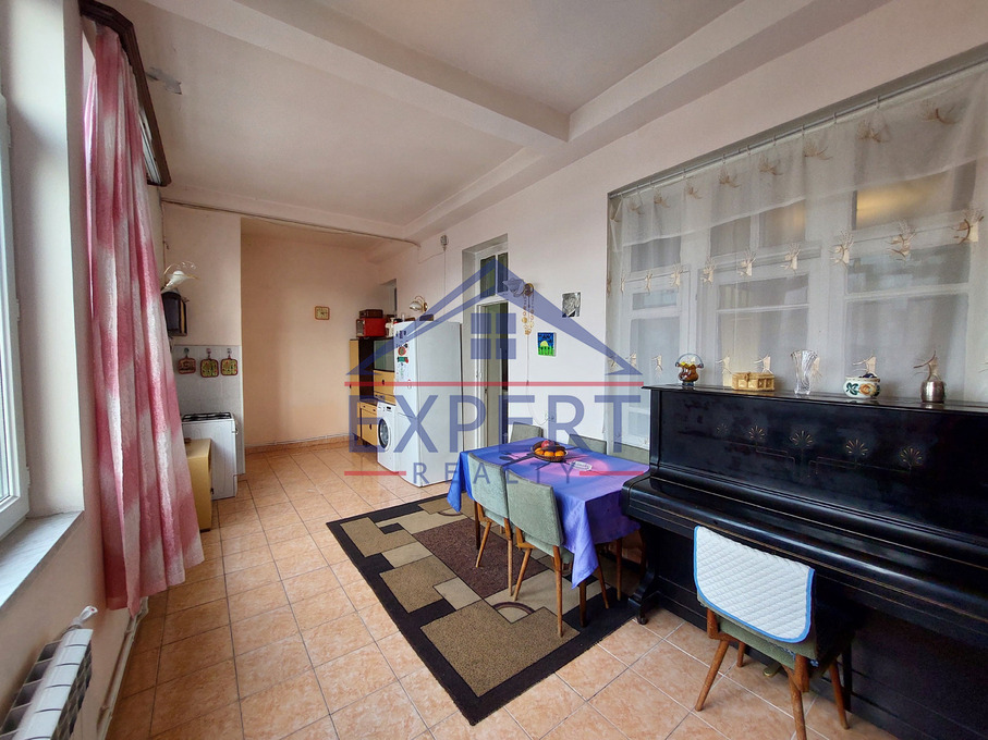 ԿԵՆՏՐՈՆ , ԶԱՔՅԱՆ ՓՈՂՈՑ , 2 ՍԵՆՅԱԿ