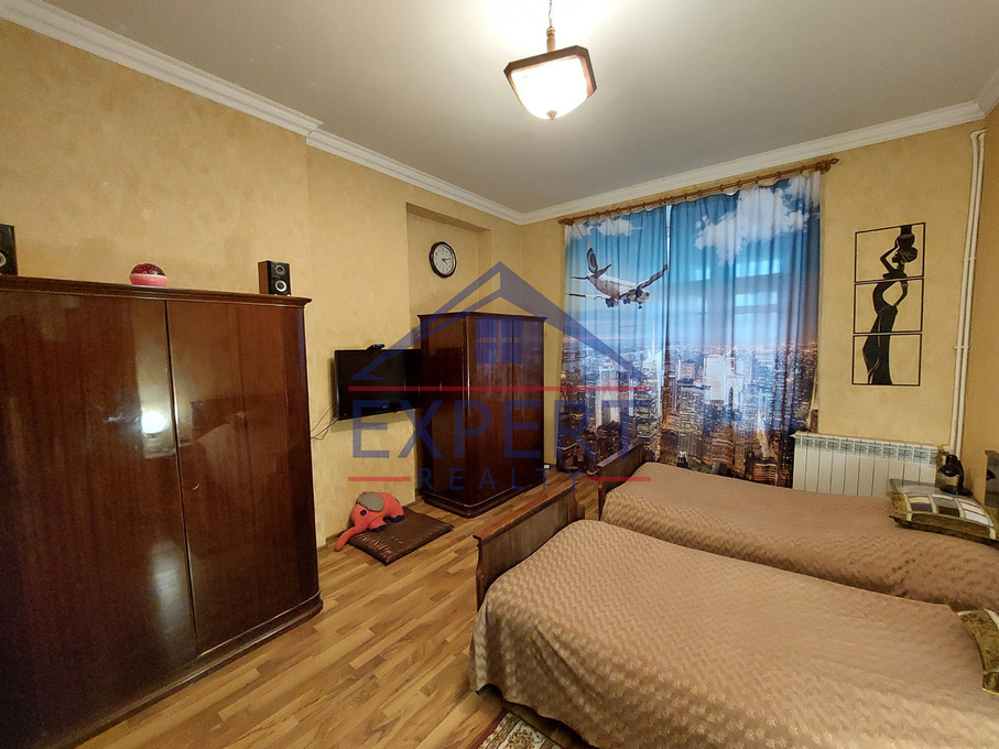 ԿԵՆՏՐՈՆ , ԶԱՔՅԱՆ ՓՈՂՈՑ , 2 ՍԵՆՅԱԿ