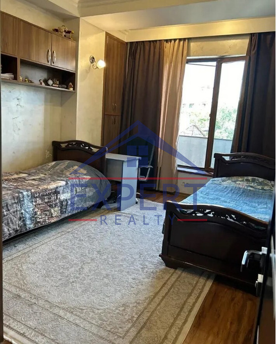 ԱՐԱԲԿԻՐ, ԿԻԵՎՅԱՆ ՓՈՂՈՑ,  3 ՍԵՆՅԱԿ