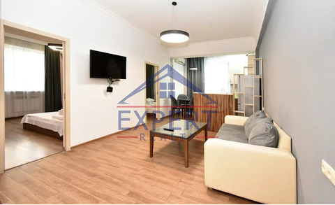 ԿԵՆՏՐՈՆ, ՉԱՅԿՈՎՍԿԻ 3 ՍԵՆՅԱԿ