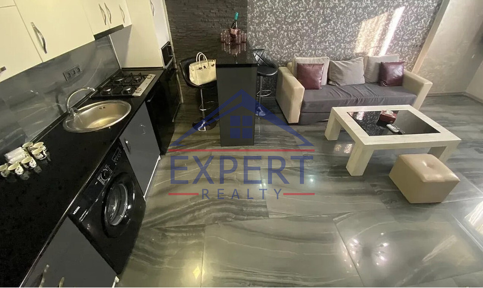 ԿԵՆՏՐՈՆ, ՏԻԳՐԱՆ ՄԵԾԻ ՊՈՂՈՏԱ, 2 ՍԵՆՅԱԿ