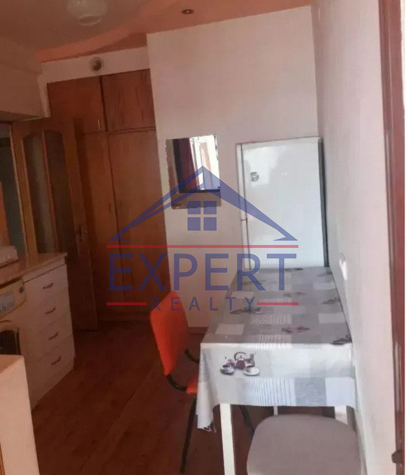 ԿԵՆՏՐՈՆ , ԵՐՎԱՆԴ ՔՈՉԱՐ , 2 ՍԵՆՅԱԿ