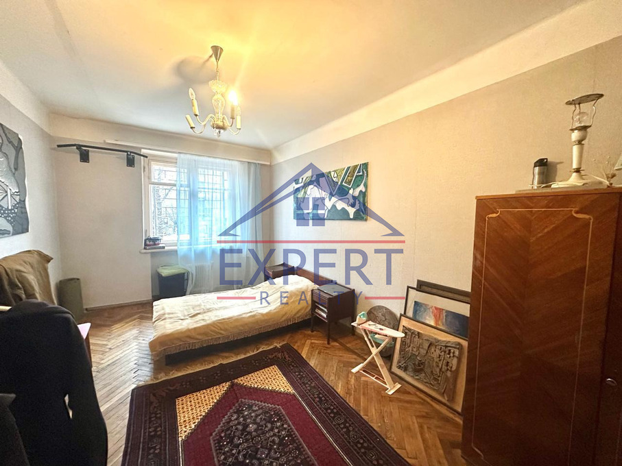 ԱՐԱԲԿԻՐ, ԿՈՄԻՏԱՍԻ ՊՈՂՈՏԱ, 3 ՍԵՆՅԱԿ
