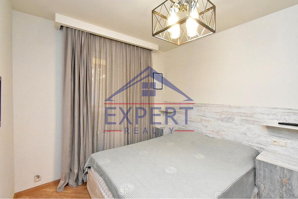 ԿԵՆՏՐՈՆ, ՆԱԼԲԱՆԴՅԱՆ ՓՈՂՈՑ, 2 ՍԵՆՅԱԿ