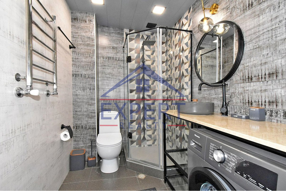 ԿԵՆՏՐՈՆ, ՆԱԼԲԱՆԴՅԱՆ ՓՈՂՈՑ, 2 ՍԵՆՅԱԿ