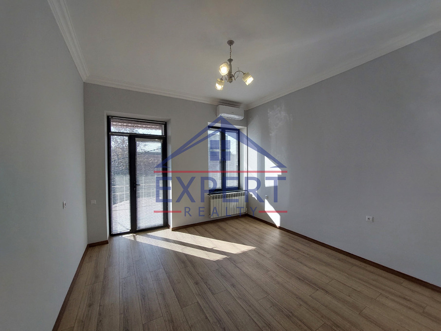 ԿԵՆՏՐՈՆ, ԶԱՐՈԲՅԱՆ ՓՈՂՈՑ, 3 ՍԵՆՅԱԿ