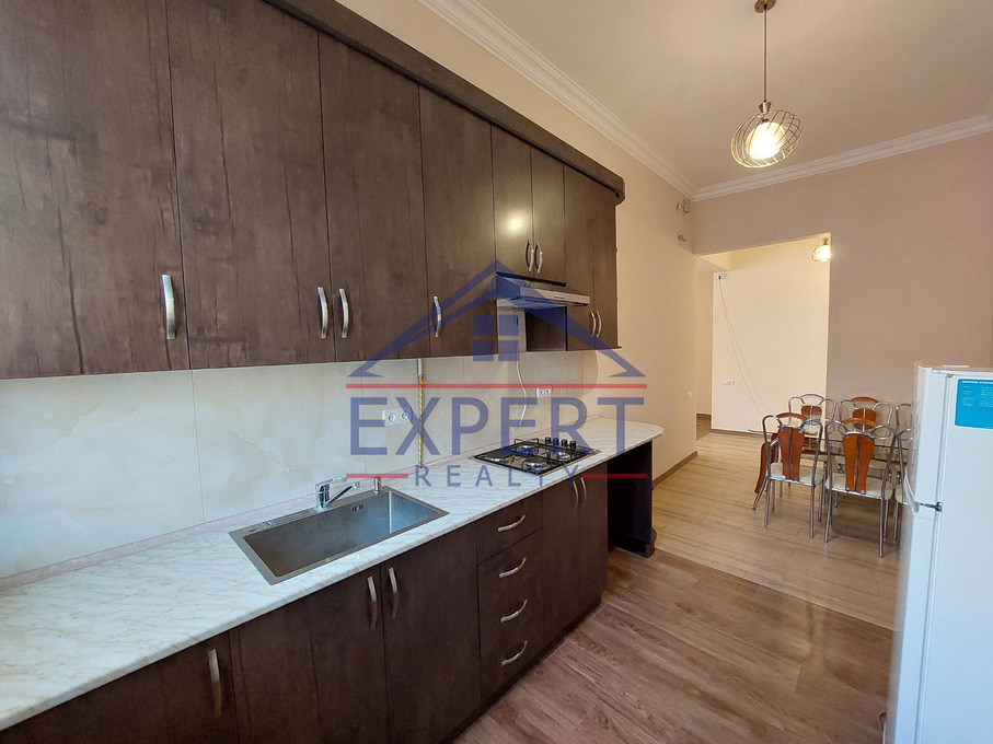 ԿԵՆՏՐՈՆ, ԶԱՐՈԲՅԱՆ ՓՈՂՈՑ, 3 ՍԵՆՅԱԿ