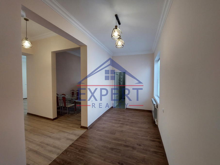 ԿԵՆՏՐՈՆ, ԶԱՐՈԲՅԱՆ ՓՈՂՈՑ, 3 ՍԵՆՅԱԿ