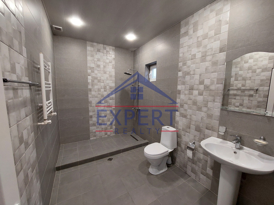 ԿԵՆՏՐՈՆ, ԶԱՐՈԲՅԱՆ ՓՈՂՈՑ, 3 ՍԵՆՅԱԿ