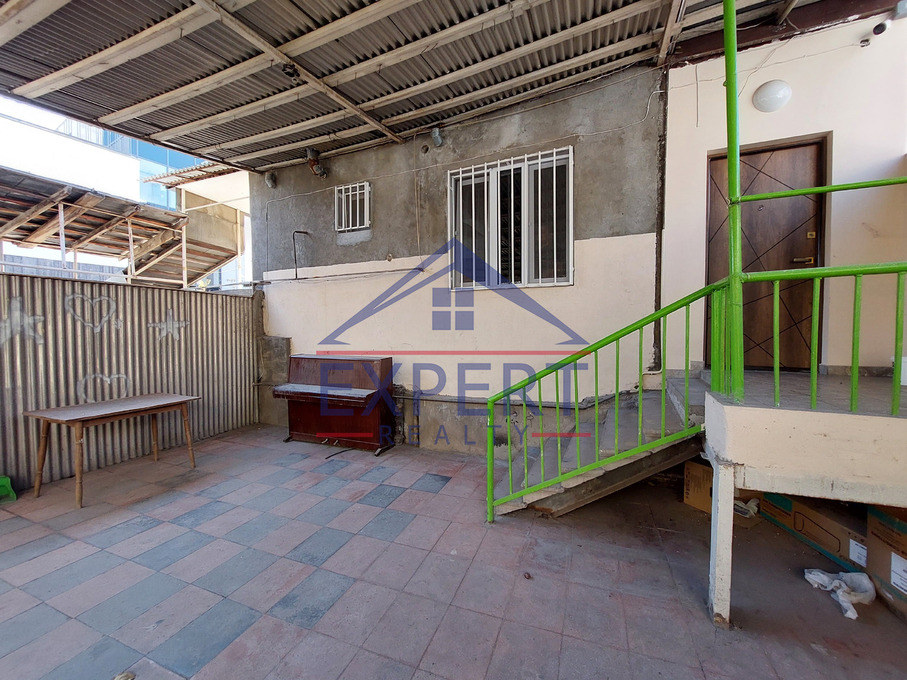 ԿԵՆՏՐՈՆ, ԶԱՐՈԲՅԱՆ ՓՈՂՈՑ, 3 ՍԵՆՅԱԿ