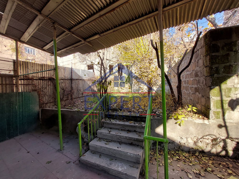 ԿԵՆՏՐՈՆ, ԶԱՐՈԲՅԱՆ ՓՈՂՈՑ, 3 ՍԵՆՅԱԿ