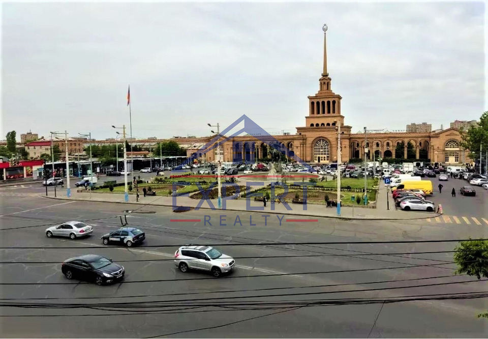 ԷՐԵԲՈՒՆԻ, ՏԻԳՐԱՆ ՄԵԾ, 2 ՍԵՆՅԱԿ