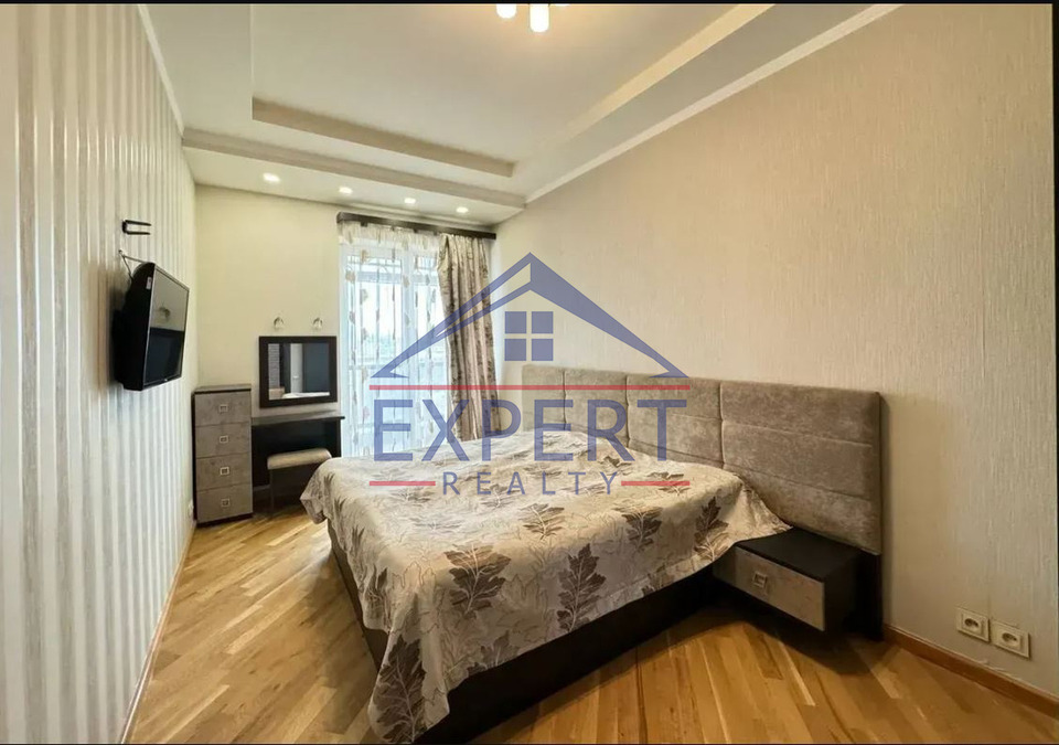 ՔԱՆԱՔԵՌ-ԶԵՅԹՈՒՆ, ՀՐԱՉՅԱ ՆԵՐՍԻՍՅԱՆ ՓՈՂՈՑ, 3 սենյակ
