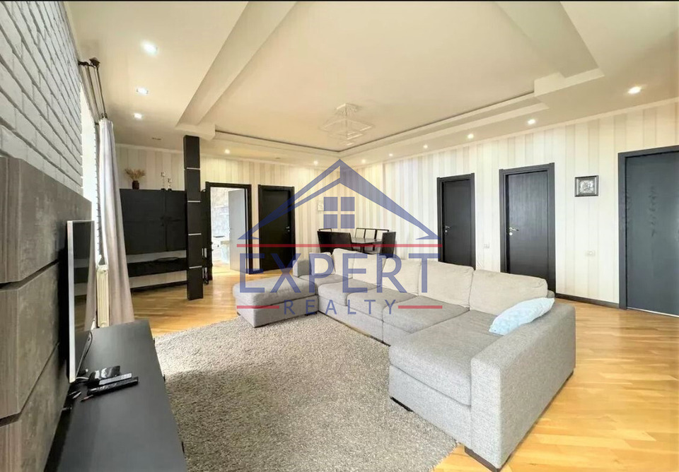 ՔԱՆԱՔԵՌ-ԶԵՅԹՈՒՆ, ՀՐԱՉՅԱ ՆԵՐՍԻՍՅԱՆ ՓՈՂՈՑ, 3 սենյակ