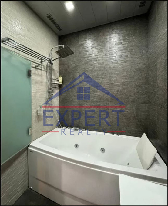 ՔԱՆԱՔԵՌ-ԶԵՅԹՈՒՆ, ՀՐԱՉՅԱ ՆԵՐՍԻՍՅԱՆ ՓՈՂՈՑ, 3 սենյակ