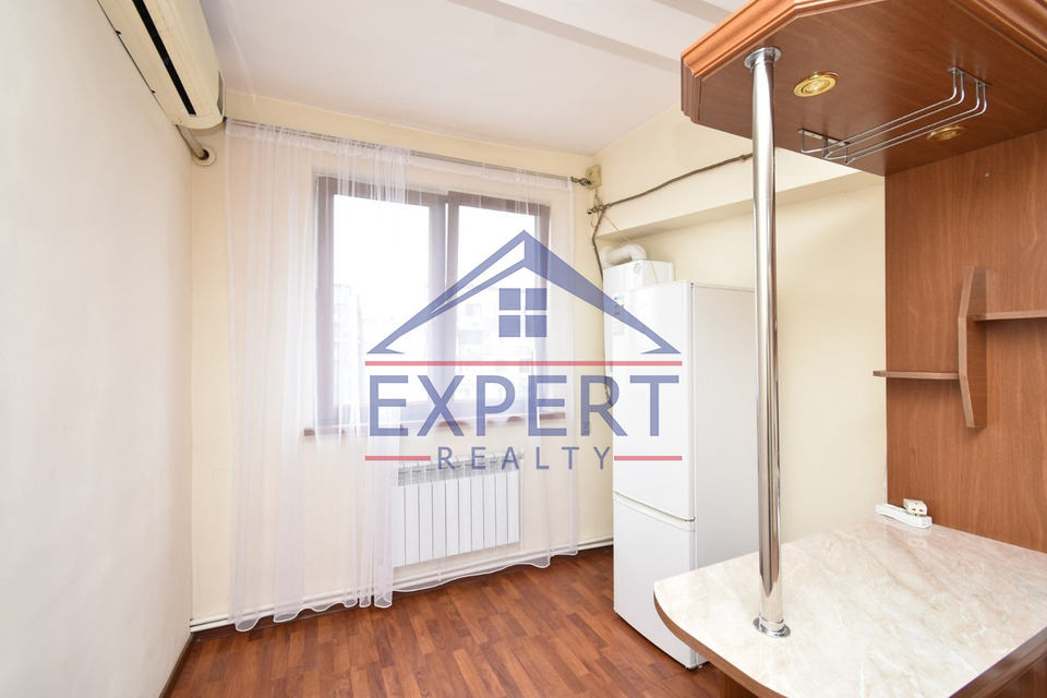 ԿԵՆՏՐՈՆ, ՄԱՇՏՈՑԻ ՊՈՂՈՏԱ, 3 ՍԵՆՅԱԿ