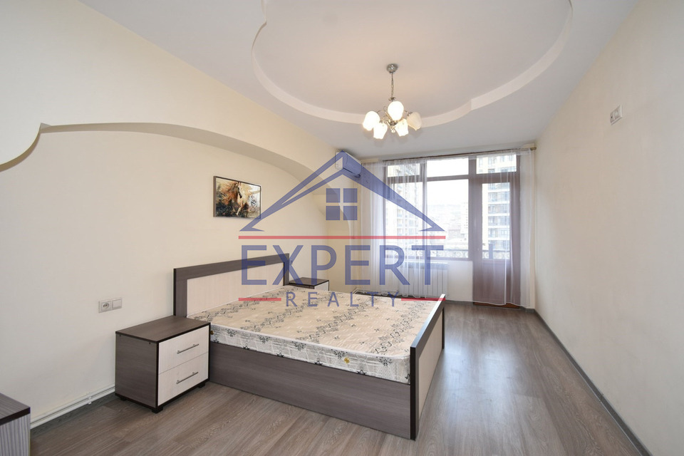 ԿԵՆՏՐՈՆ, ՄԱՇՏՈՑԻ ՊՈՂՈՏԱ, 3 ՍԵՆՅԱԿ