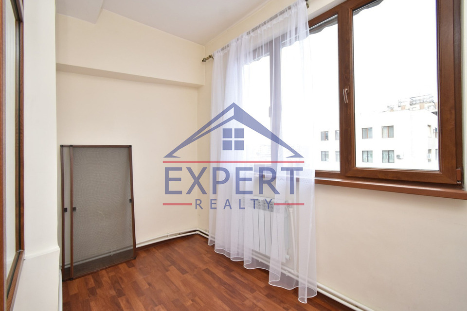 ԿԵՆՏՐՈՆ, ՄԱՇՏՈՑԻ ՊՈՂՈՏԱ, 3 ՍԵՆՅԱԿ