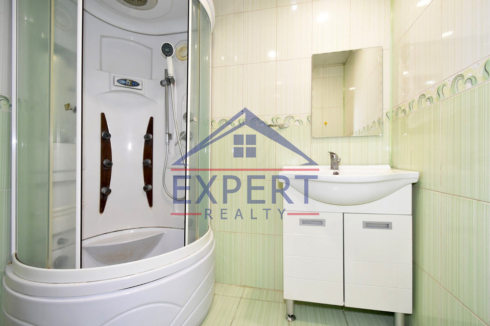 ԿԵՆՏՐՈՆ, ՄԱՇՏՈՑԻ ՊՈՂՈՏԱ, 3 ՍԵՆՅԱԿ