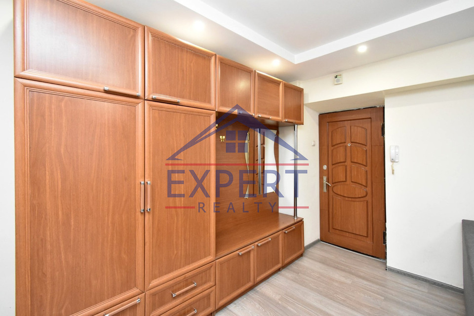 ԿԵՆՏՐՈՆ, ՄԱՇՏՈՑԻ ՊՈՂՈՏԱ, 3 ՍԵՆՅԱԿ