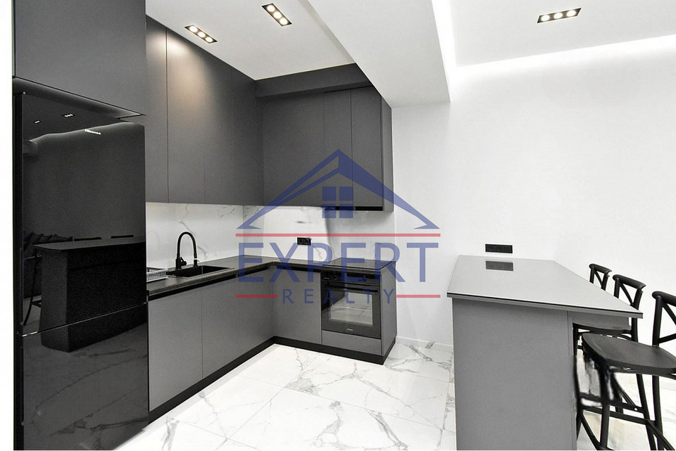 ԿԵՆՏՐՈՆ, ՌՈՍՏՈՄԻ ՓՈՂՈՑ, 2 ՍԵՆՅԱԿ