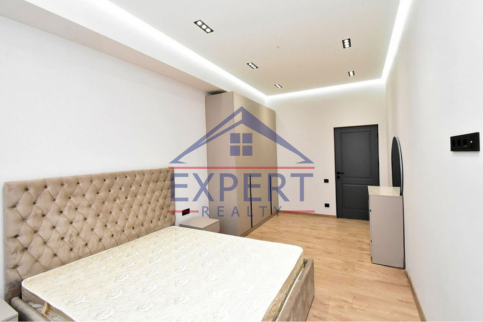 ԿԵՆՏՐՈՆ, ՌՈՍՏՈՄԻ ՓՈՂՈՑ, 2 ՍԵՆՅԱԿ