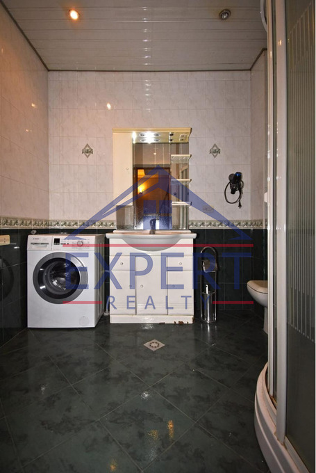 ԿԵՆՏՐՈՆ, ՆԱԼԲԱՆԴՅԱՆ ՓՈՂՈՑ, 4 ՍԵՆՅԱԿ