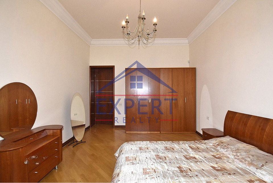 ԿԵՆՏՐՈՆ, ՄԱՇՏՈՑԻ ՊՈՂՈՏԱ, 2 ՍԵՆՅԱԿ