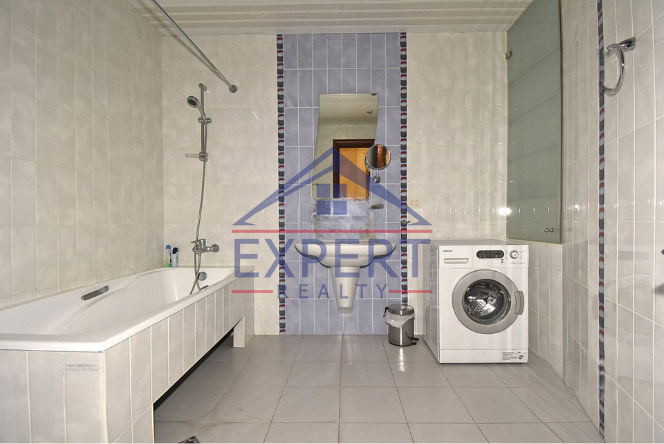 ԿԵՆՏՐՈՆ, ՄԱՇՏՈՑԻ ՊՈՂՈՏԱ, 2 ՍԵՆՅԱԿ