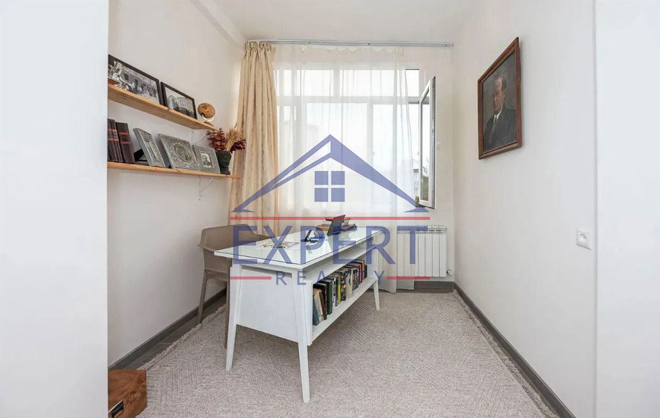 ԿԵՆՏՐՈՆ, ԴԵՐԵՆԻԿ ԴԵՄԻՐՃՅԱՆ, 3 ՍԵՆՅԱԿ